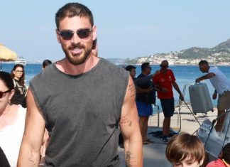 INTERNATIONAL ACTOR MICHELE MORRONE DURING ISCHIA GLOBAL 2024 BETWEEN FANS AND THE ITALIAN SUMMER