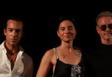Il talento di Giordana Angi sul palco dell’Ischia Global 2026, premiata da Aron Diaz e Gary Stretch